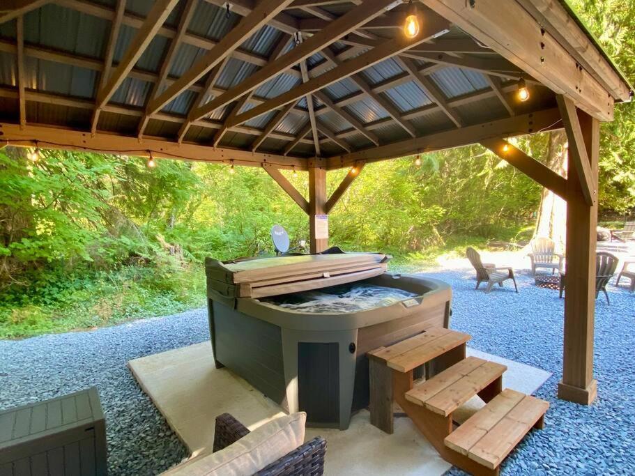 New Modern Cabin! 5Mi To Mt Rainier National Park! Hot Tub & Wifi แอชฟอร์ด ภายนอก รูปภาพ