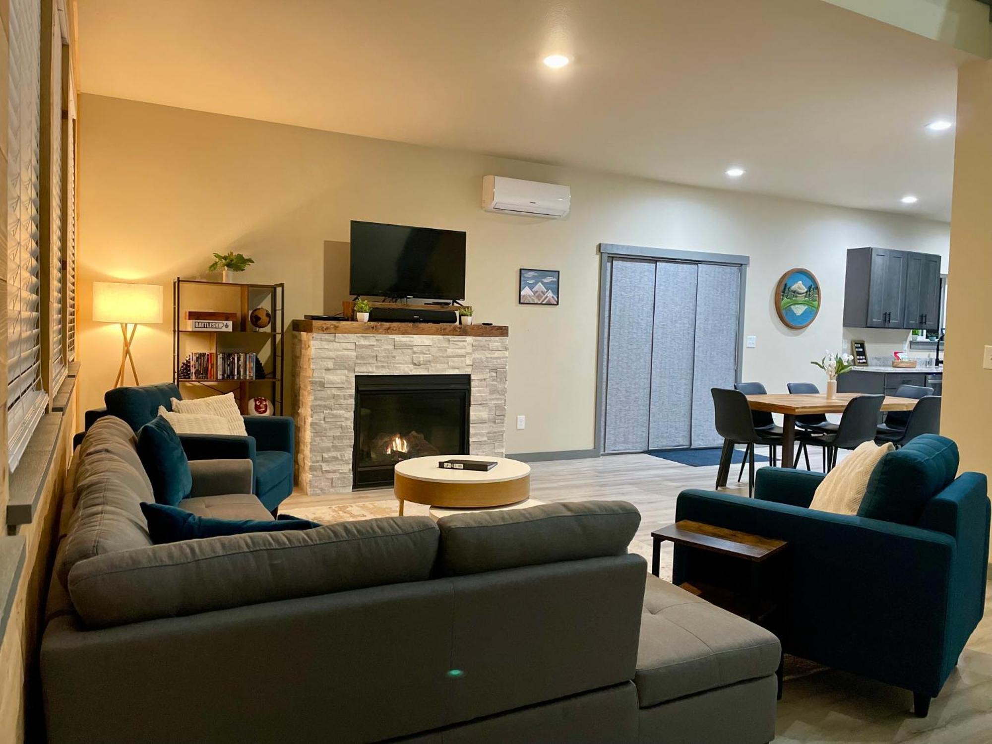 New Modern Cabin! 5Mi To Mt Rainier National Park! Hot Tub & Wifi แอชฟอร์ด ภายนอก รูปภาพ